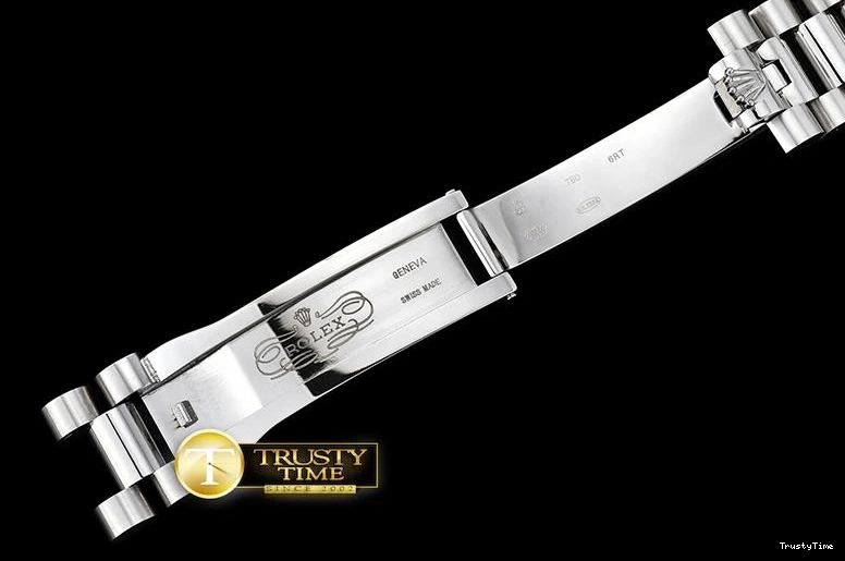 0403 RDD0214C – DayDate 36mm Classic 685